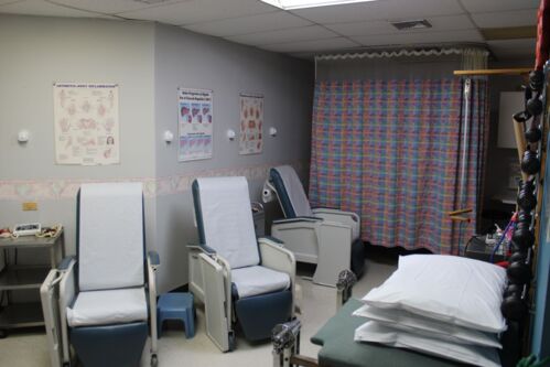                                                                                             • Evaluación médica
• Terapia física y rehabilitación para adultos
• Manejo del dolor agudo y crónico
• Rehabilitación funcional y neuromuscular
• Terapia láser para el manejo del dolor
• Masajes terapéuticos
• Ejercicios terapéuticos personalizados
• Rehabilitación postquirúrgica
• Rehabilitación por lesiones deportivas
• Tratamiento para dolores musculares y articulares
• Inyecciones y filtraciones locales (articulaciones y músculos)
                                                                                    