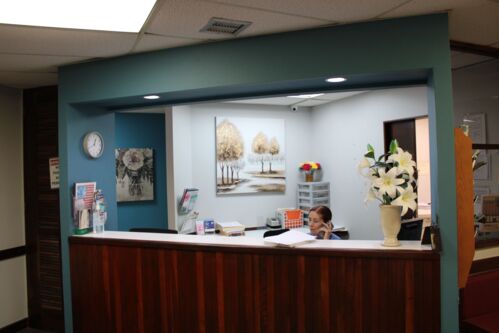                                                                                             • Evaluación médica
• Terapia física y rehabilitación para adultos
• Manejo del dolor agudo y crónico
• Rehabilitación funcional y neuromuscular
• Terapia láser para el manejo del dolor
• Masajes terapéuticos
• Ejercicios terapéuticos personalizados
• Rehabilitación postquirúrgica
• Rehabilitación por lesiones deportivas
• Tratamiento para dolores musculares y articulares
• Inyecciones y filtraciones locales (articulaciones y músculos)
                                                                                    