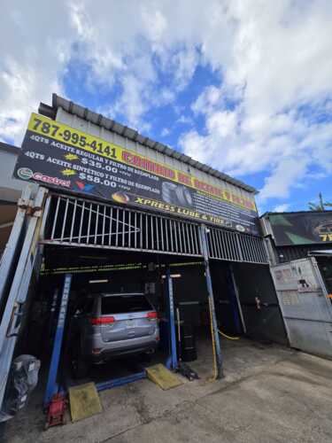                                                                                             Xpress Lube & Tire
• Cambio de aceite y filtro
• Cambio de aceite de trasmisión
• Cambio de grasa de diferenciales
• Cambio de coolant
• Reemplazo de líquido de power seering
• Instalación de gomas
• Balanceo electrónico
• Mecánica liviana
• Limpieza de sistema de inyección
• Gomas (nuevas y usadas)
• Aceites convencionales y sintéticos
• Filtros de aceite (originales y reemplazo)
• Filtros de aire de motor
• Filtros de cabina
• Baterías
                                                                                    