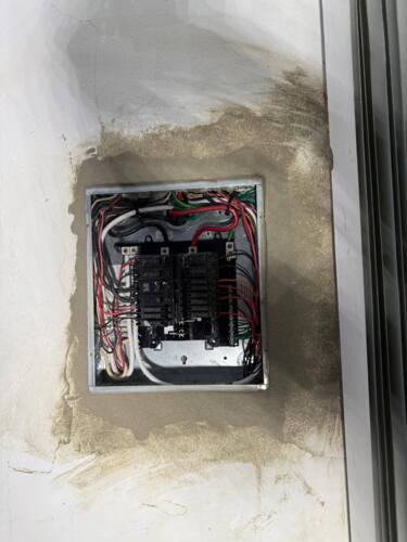                                                                                             • Servicios y productos de energía renovable.
• Trabajos eléctricos para condominios, residencias y negocios.
                                                                                    