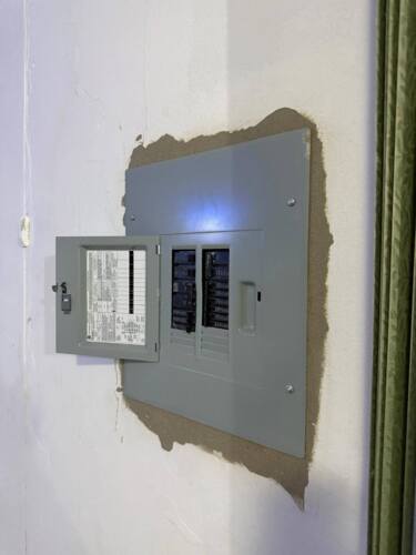                                                                                             • Servicios y productos de energía renovable.
• Trabajos eléctricos para condominios, residencias y negocios.
                                                                                    