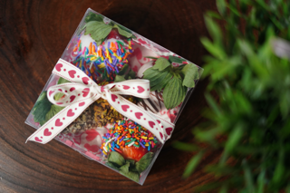                                                                                             • Servicio de carry-out.
• Caterings para toda ocasión.
• Panadería al mayorista.
• Teléfono para almuerzos, comidas personalizadas, sandwiches: (787) 505-0771.
• Teléfono para ordenar repostería: (787) 422-7642.
                                                                                    