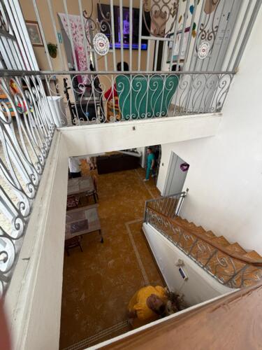                                                                                             🕒 Cuidado integral las 24 horas
🩺 Servicios Médicos Multidisciplinarios
Contamos con un equipo de profesionales comprometidos con la salud integral:

• Médico Generalista
• Dentista
• Oftalmología
• Podiatra
• Nutricionista
• Trabajo Social
• Líder Recreativo

Servicios especializados
Disponemos de:
• Hogar con servicios de enfermería
• Hogar con servicios de laboratorio
• Hogar con servicio de entrega de medicamentos
• Hogar con líder recreativo, promoviendo actividades que estimulan la mente y el cuerpo

🎉 Actividades y Bienestar
Actividades recreativas dentro y fuera del hogar.
• Salidas supervisadas.
• Visitas de la iglesia según la creencia religiosa del
                                                                                    