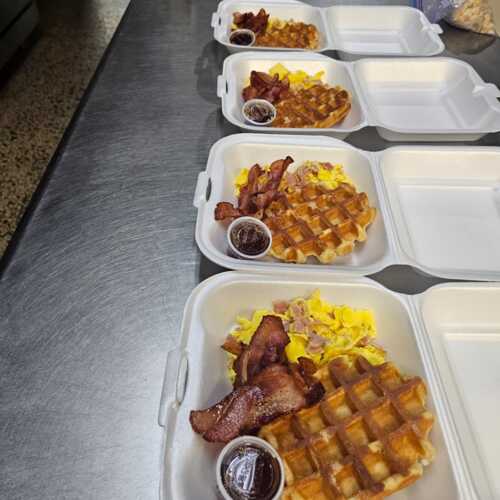                                                                                             • Desayunos
• Almuerzos criollos
• Dulces, panes, bizcochos y más
• Todo preparado al momento.
                                                                                    