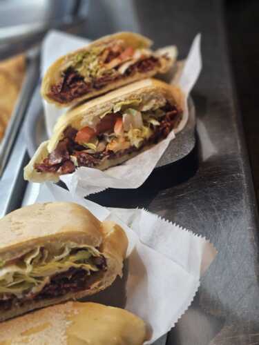                                                                                             • Desayunos
• Almuerzos criollos
• Dulces, panes, bizcochos y más
• Todo preparado al momento.
                                                                                    