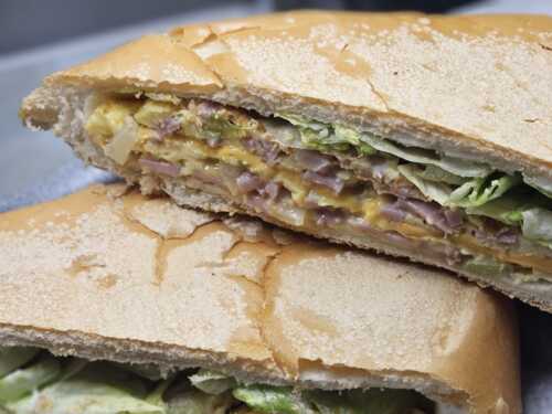                                                                                             • Desayunos
• Almuerzos criollos
• Dulces, panes, bizcochos y más
• Todo preparado al momento.
                                                                                    