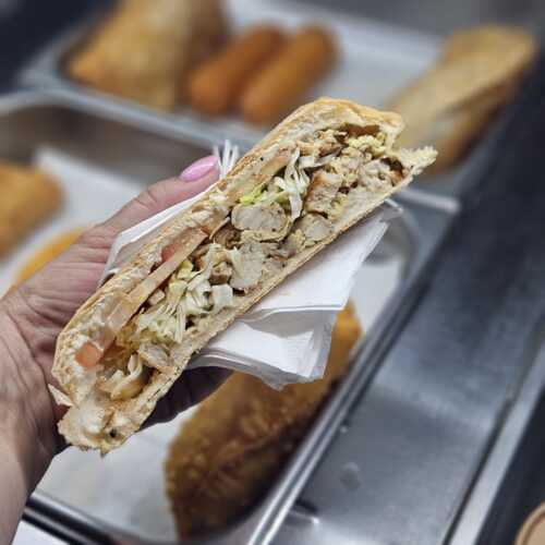                                                                                             • Desayunos
• Almuerzos criollos
• Dulces, panes, bizcochos y más
• Todo preparado al momento.
                                                                                    