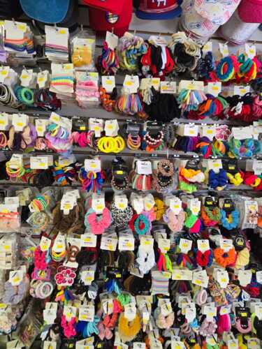 • Joyería
• Oro (compra y venta)
• Stainless Steel (venta)
• Fantasía
• Relojes (baterías y pasadores)
• Accesorios