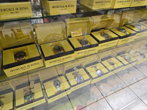 • Joyería
• Oro (compra y venta)
• Stainless Steel (venta)
• Fantasía
• Relojes (baterías y pasadores)
• Accesorios