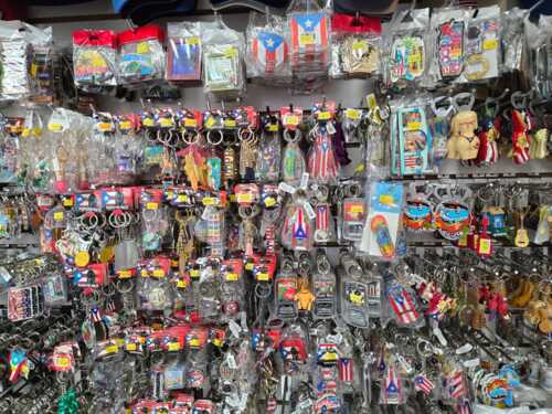 • Joyería
• Oro (compra y venta)
• Stainless Steel (venta)
• Fantasía
• Relojes (baterías y pasadores)
• Accesorios