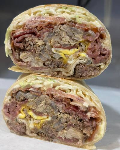                                                                                             • Todo tipo de desayunos y sándwiches
• Variedad de platos
• Refrescos, juegos y café y más
                                                                                    