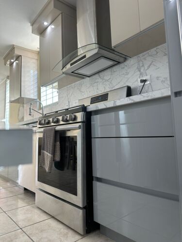                                                                                             • Diseño personalizado de cocinas en PVC
• Fabricación e Instalación de cocinas en hogares y comercios
• Remodelación y actualización de cocinas existentes
                                                                                    