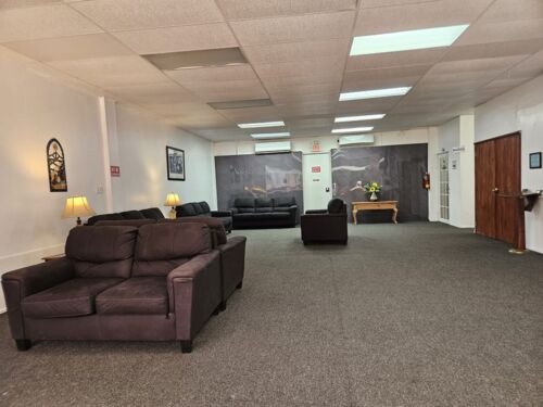                                                                                             • Servicio de velatorio y cremación- Permisología, Recogido del cuerpo, embalsamamiento, Ataúd en metal o caoba alquilado,4 horas de velatorio, libro memorial, tarjeta de recordatorio, servicio de cafetería y cremación
Total $1,895.00
                                                                                    