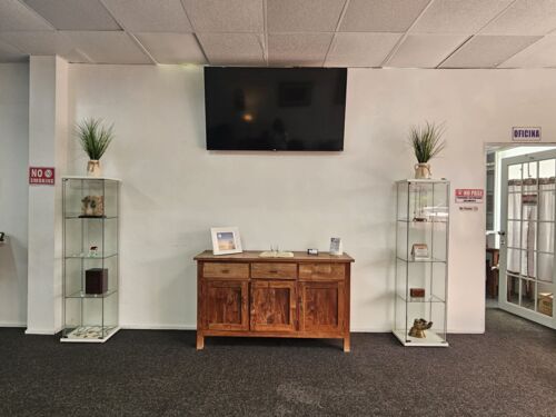                                                                                             • Servicio de velatorio y cremación- Permisología, Recogido del cuerpo, embalsamamiento, Ataúd en metal o caoba alquilado,4 horas de velatorio, libro memorial, tarjeta de recordatorio, servicio de cafetería y cremación
Total $1,895.00
                                                                                    