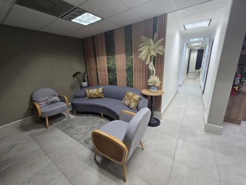                                                                                             En Dynamics Chiropractic Center, somos un Centro Quiropráctico dedicado al diagnóstico y cuidado de problemas relacionados con la columna vertebral y el sistema nervioso central.

Ofrecemos:
• Cuidado Quiropráctico para toda la familia
• Consejería Nutricional
• Suplementos Nutricionales
• Aceites Esenciales 
• Terapia Física 
• Programas de Rehabilitación a través de láser 
• Reeducación Postural y Terapia Magnética
• Masajes Terapéuticos

La Quiropráctica es cada vez más reconocida en el mundo debido a sus innumerables beneficios para la salud. Los ajustes quiroprácticos comúnmente envuelven una gentil fuerza aplicada a uno o más huesos espinales que no estén moviéndose apropiadamente.

Al optimizar la función de nuestro sistema nervioso mediante los ajustes vertebrales, el flujo de información entre nuestro cerebro, médula espinal, nervios raquídeos y cada órgano de nuestro cuerpo se mantiene sin interferencias y nuestro cuerpo alcanza su nivel óptimo de salud y bienestar.
                                                                                    