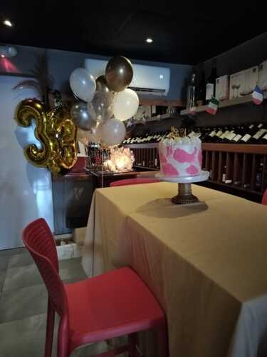                                                                                             • Alta cocina (Fine dining)
• Cata de vinos y degustaciones
• Eventos y seminarios de vino
• Regalos y experiencias personalizadas
• Eventos corporativos
                                                                                    