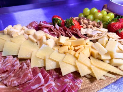                                                                                             • Alta cocina (Fine dining)
• Cata de vinos y degustaciones
• Eventos y seminarios de vino
• Regalos y experiencias personalizadas
• Eventos corporativos
                                                                                    