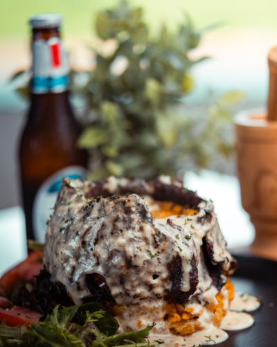                                                                                             • Servicio de Entrega (Vega Baja)
• Carry out (Llamar para recoger)
• Servicio de Catering
• Salón de Actividades con aire acondicionado
                                                                                    