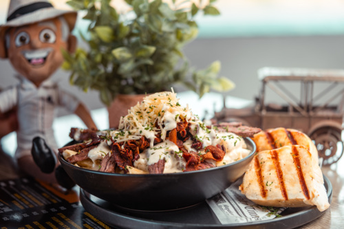                                                                                             • Servicio de Entrega (Vega Baja)
• Carry out (Llamar para recoger)
• Servicio de Catering
• Salón de Actividades con aire acondicionado
                                                                                    