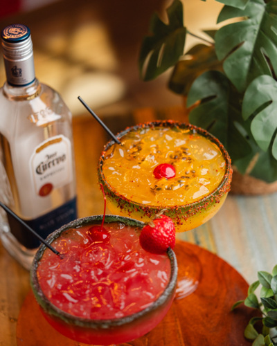                                                                                             • Servicio de Entrega (Vega Baja)
• Carry out (Llamar para recoger)
• Servicio de Catering
• Salón de Actividades con aire acondicionado
                                                                                    