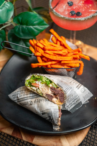                                                                                             • Servicio de Entrega (Vega Baja)
• Carry out (Llamar para recoger)
• Servicio de Catering
• Salón de Actividades con aire acondicionado
                                                                                    