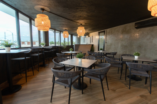                                                                                             • Servicio de Entrega (Vega Baja)
• Carry out (Llamar para recoger)
• Servicio de Catering
• Salón de Actividades con aire acondicionado
                                                                                    