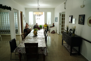                                                                                             • Líder recreativo
• Acceso a farmacia y laboratorio
• Actividades dentro y fuera del hogar
• Enfermera, médico, psicólogo y psiquiatra
                                                                                    