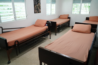                                                                                             • Líder recreativo
• Acceso a farmacia y laboratorio
• Actividades dentro y fuera del hogar
• Enfermera, médico, psicólogo y psiquiatra
                                                                                    