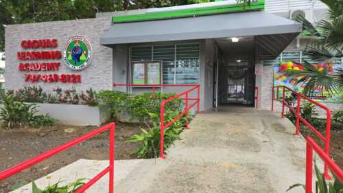                                                                                             • Programas académicos completos
• Educación desde Pre-Kínder hasta grado 12
• Terapias integradas para estudiantes
• Actividades extracurriculares
                                                                                    