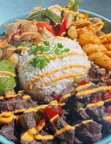                                                                                             •  Mantecados preparados al instante con nitrógeno líquido
• Desayuno y brunch disponible hasta la hora de cierre
•  Almuerzo de lunes a viernes (excepto martes) 
• Brunch los fines de semana, ideal para parejas y familias
                                                                                    