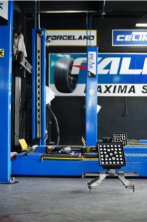                                                                                             • Gomas nuevas para todas las marcas de autos
• Montura y reparación de gomas
• Alineamiento y balanceo
• Mecánica liviana
• Tren delantero
• Frenos
• Se enderezan aros de aluminio
• Amplio estacionamiento y equipo profesional de primera
• Cambio de aceite y filtro
                                                                                    