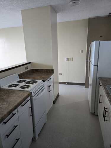                                                                                             • Complejo de Apartamentos para personas de 62 años o más.
• Seguridad 24/7 
• En situaciones de emergencias se contacta a servicios de ambulancias y familiares
                                                                                    