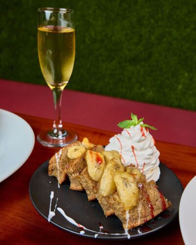 -Carnes a la parrilla
-Mariscos frescos
-Comida criolla
-Aperitivos variados
-Postres
-Cava de vinos
-Cervezas artesanales
-Mojitos y cócteles
¡Y mucho más!