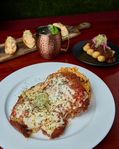 -Carnes a la parrilla
-Mariscos frescos
-Comida criolla
-Aperitivos variados
-Postres
-Cava de vinos
-Cervezas artesanales
-Mojitos y cócteles
¡Y mucho más!