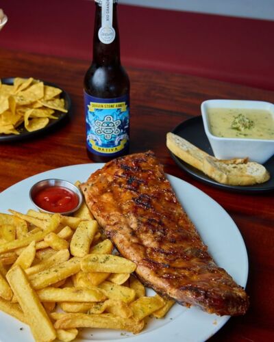 -Carnes a la parrilla
-Mariscos frescos
-Comida criolla
-Aperitivos variados
-Postres
-Cava de vinos
-Cervezas artesanales
-Mojitos y cócteles
¡Y mucho más!