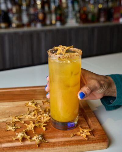 -Carnes a la parrilla
-Mariscos frescos
-Comida criolla
-Aperitivos variados
-Postres
-Cava de vinos
-Cervezas artesanales
-Mojitos y cócteles
¡Y mucho más!