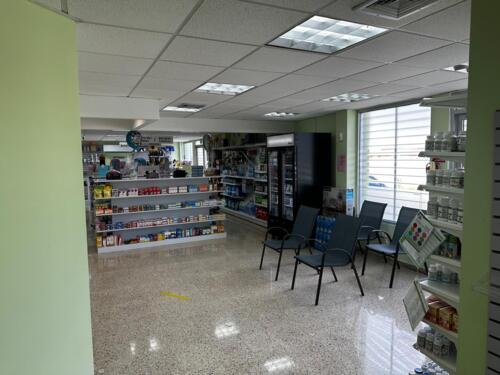 • Recetas médicas
• Medicamentos recetados y OTC
• Productos de salud y bienestar
• Productos de belleza
• Perfumes
• Artículos de cuidado personal
• Artículos de temporada
• Servicio de copias
• Helio para globos