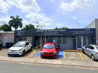 • Terapia Física
• Manejo de dolor
• Estudios de conducción Nerviosa ( EMG/NCV)
• Fisiatras
• Medicina física y rehabilitación