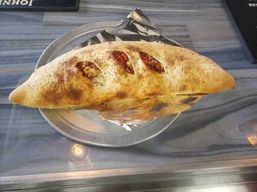 • Pizza
• Calzone
• Alitas
• Palitos con Queso
• Lasagna
• Pastas
• Bebidas
• Postres