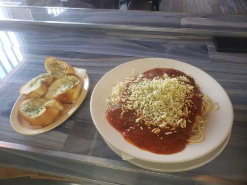 • Pizza
• Calzone
• Alitas
• Palitos con Queso
• Lasagna
• Pastas
• Bebidas
• Postres