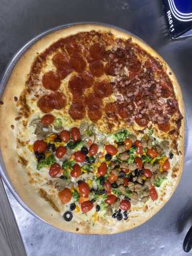 • Pizza
• Calzone
• Alitas
• Palitos con Queso
• Lasagna
• Pastas
• Bebidas
• Postres