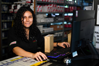 • Gomas nuevas y usadas
• Gomas agrícolas e industriales
• Alineamiento computarizado
• Reparación de aros
• Mecánica liviana
• Auto parts
• Programa bono y alivio