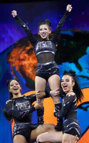                                                                                             • Academia de cheerleading
• Clases de cheerleading
• Gimnasia para atletas de cheerleading
• Clases privadas de gimnasia
• Entrenamiento para competencias de cheerleading
• Desarrollo técnico para atletas
• Programas para niños, jóvenes y adultos
                                                                                    