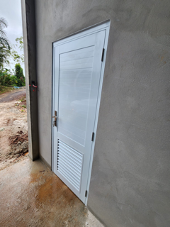                                                                                             Puertas de closet:
 
•  Espejo regular
•  Espejo blanco 
•  PVC 
• Fórmica
•  Variedad de puertas de screens y screens en diferentes tamaños y material de tela
•  Fabricamos puer
                                                                                    