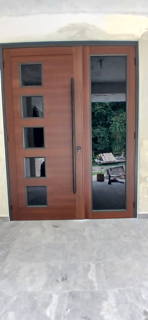                                                                                             Puertas de closet:
 
•  Espejo regular
•  Espejo blanco 
•  PVC 
• Fórmica
•  Variedad de puertas de screens y screens en diferentes tamaños y material de tela
•  Fabricamos puer
                                                                                    
