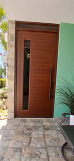                                                                                             Puertas de closet:
 
•  Espejo regular
•  Espejo blanco 
•  PVC 
• Fórmica
•  Variedad de puertas de screens y screens en diferentes tamaños y material de tela
•  Fabricamos puer
                                                                                    