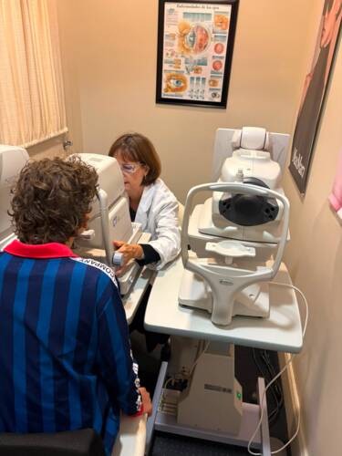                                                                                             -Espejuelos
-Examen visual
-Examen para lentes de contacto
-Lentes de Contacto
-Pruebas de glaucoma
-Visión borrosa
-Gafas
-Evaluación visual para niños
-Presión de ojo
                                                                                    