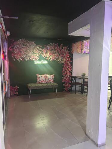 • Comida Criolla Dominico-Boricua
• Picadera
• Mofongos
• Mariscos
• Carnes
• Especiales de almuerzo
• Salón para actividades
• Música en vivo los fines de semana