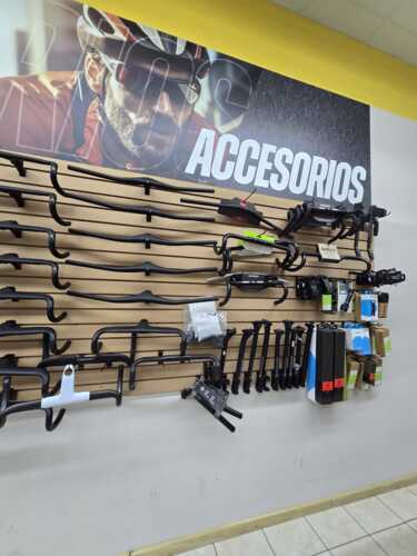                                                                                             • Venta y reparación de bicicletas
• Venta de accesorios
• Equipo de seguridad
• Ropa para ciclistas
• Nutrición: suplementos y vitaminas para atletas
• Fitting: programa digitalizado en 3D
• Financiamiento a 3 meses y medio a través de Sincronic
                                                                                    