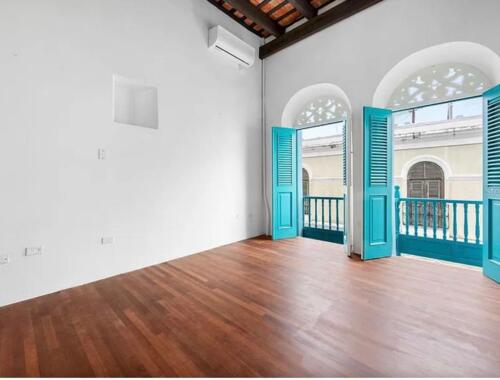                                                                                             • Compra y venta de propiedades
• Alquiler de propiedades
• Búsqueda personalizada de propiedades
• Asesoría y acompañamiento inmobiliario
• Propiedades residenciales y comerciales
                                                                                    